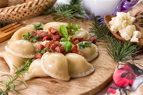 Pierogi z bryndzą przepis na FajneGotowanie pl