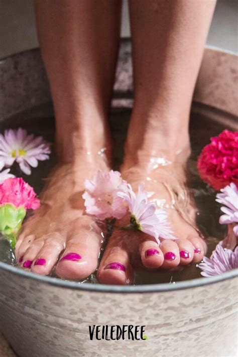 How I Pamper My Feet After A Long Day What I Soak In Who Gives The Best Foot Rub And Which