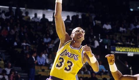 This Day In Lakers History: Kareem Abdul-Jabbar Reaches 25,000 Career ...