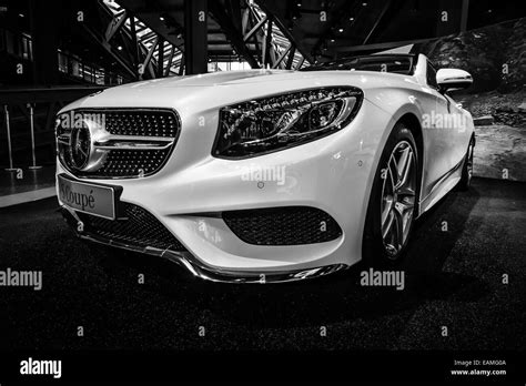 Mercedes S500 Black And White Stock Photos And Images Alamy