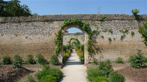 Le Ch Teau De Canon Et Ses Jardins M Zidon Canon Chart Flickr