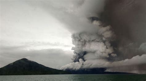 Indonesia tsunami: Before and after images reveal dramatic volcano ...