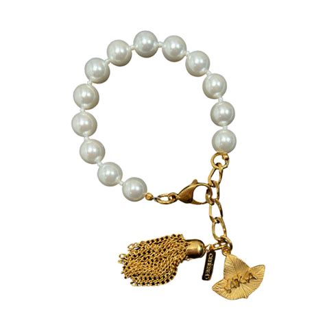 AKA Classic Pearl 10 Bracelet