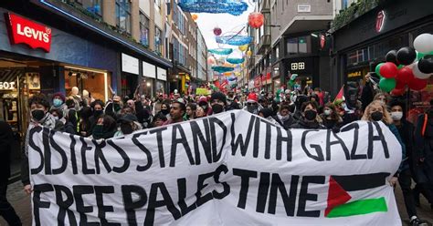 Pro Palestinian Protesters Target Zara Stores In Londons West End