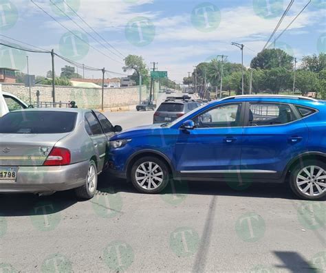 Conductor Ignora Luz Roja Y Provoca Choque En La Zona Centro De Monclova