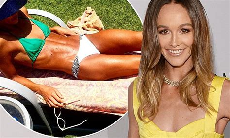 Actress Sharni Vinson Shows Off Her Toned Bikini Body Daily Mail Online