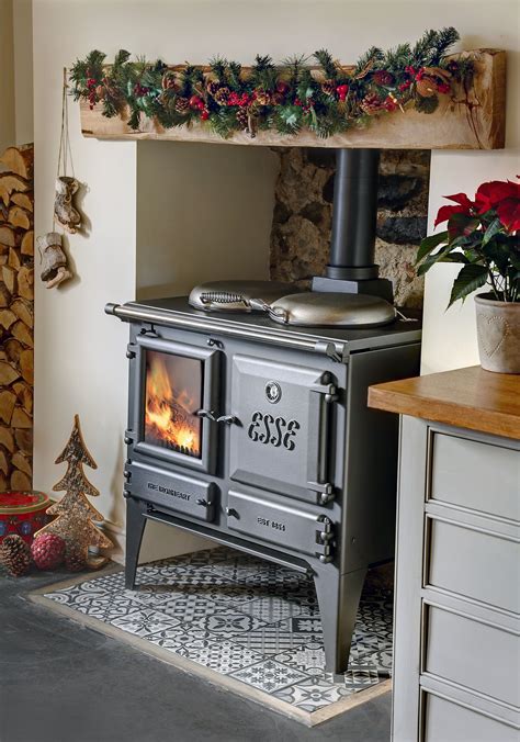 The Ironheart Multifuel Cooker Warms The Room Too Kitchen Fireplace