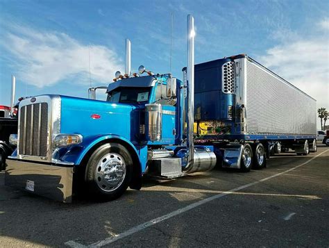 Semitrckn Peterbilt Custom With Matchin Reefer