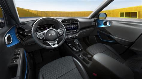 Kia Soul 2023 color azul con diseño renovado nuevo interior con