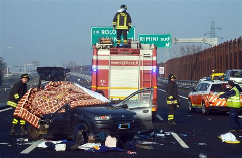 Famiglia Distrutta In Un Incidente Sull Autostrada Picchio News Il