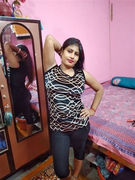Smoking Hot Indian Chicks Put Their Sexy Figures On Display 16 Photos