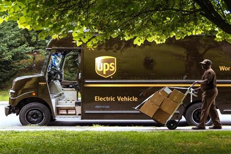 Ups Signs Labor Deal With Teamsters Union For Less Than 30 Billion