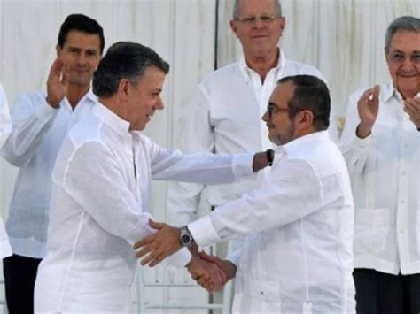 Colombia Gobierno Y Guerrilla Farc Firman Paz Tras A Os De Guerra