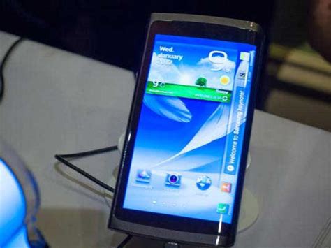 Samsung Pr Sente Son Premier Smartphone Cran Flexible