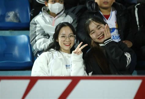 Dàn hot girl Nam Định khuấy đảo sân Thiên Trường