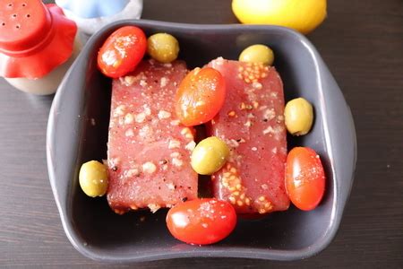 Запеченный тунец с оливками и помидорами - пошаговый рецепт с фото (934 ...