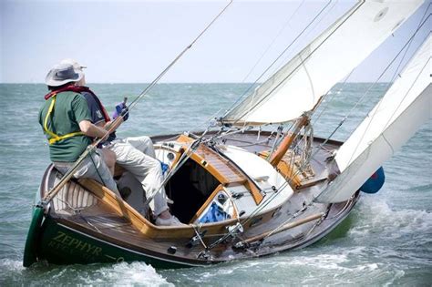 Pin By Yann Plusquellec On Voile Classique Boat Classic Sailing