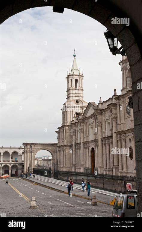 Catedral Plaza De Armas Arequipa Fotograf As E Im Genes De Alta