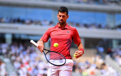 Olympische Spiele In Paris Novak Djokovic Gibt Nach Knie Op Offizielle