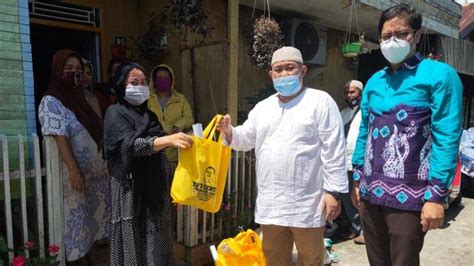 Yns Center Bagikan Ratusan Paket Bantuan Kepada Jamaah Masjid Al