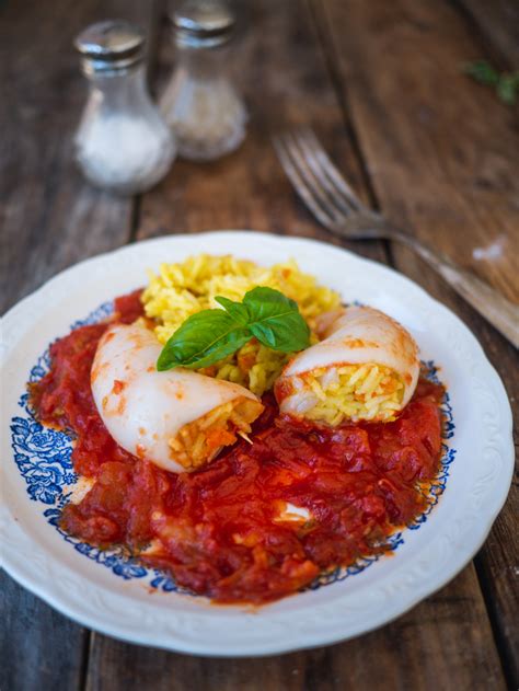 Encornets farcis au riz Recette de poisson à la tomate