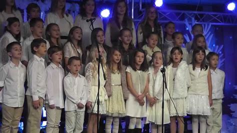 Kids Choir Performance - Carol of the Bells - YouTube