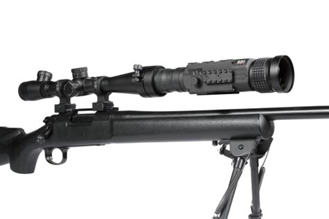 Long Range Clip On Thermal Scope Sights Mounted On Rifles With 60 Hz Flir