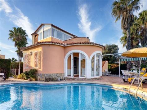 Spain Vacation Rentals & House Rentals from $28 | HomeToGo