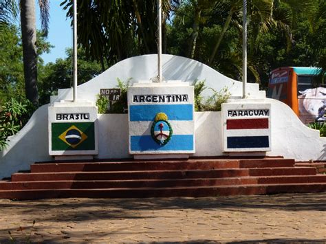 Foto Hito Tres Fronteras Puerto Iguaz Misiones Argentina