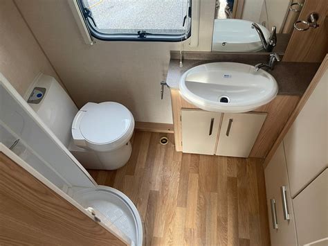 Zsold Coachman Amara Berth Full Bathroom