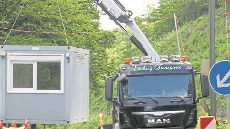 Baustelle auf B496 bei Hann Münden Mauer wird erneuert