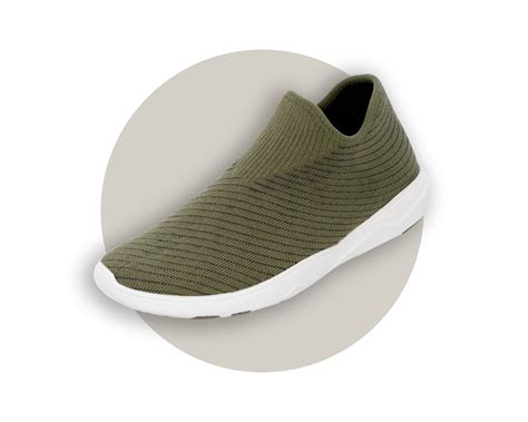 Vessi Shoes Are the Most Stylish Any-Season Waterproof Sneaker In ...