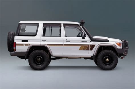 BROOME BODY STRIPES KIT J76 SERIES TOYOTA LAND CRUISER WAGON