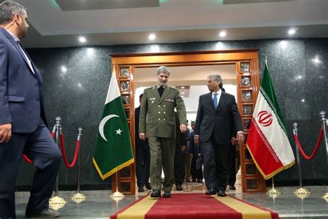 Iran, Pakistan to develop defensive cooperation - ISNA