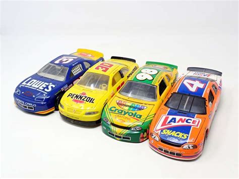 LARGER SCALE VINTAGE NASCAR DIECAST MODELS - L.W. Benton Company, Inc.