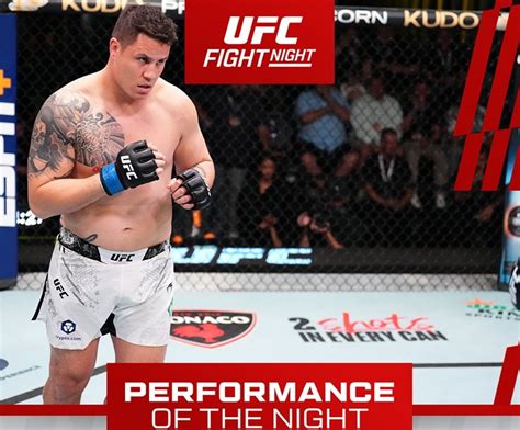 UFC Vegas 91 vitorioso em estreia brasileiro lidera premiações do