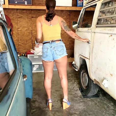 Pump That Pedal Jane Domino Firing Up The Vws In Daisy Dukes And Sandals