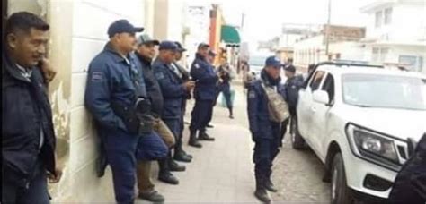 Policías Municipales De Tuxpan Realizan Paro Laboral El Sol De Nayarit