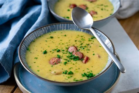 Kartoffelcremesuppe mit Mettenden würzig lecker einfach zu kochen