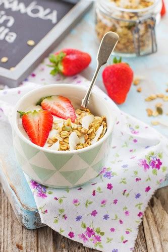 COPPA ALLO YOGURT E FRAGOLE Ricetta Per Bambini Senza Lattosio