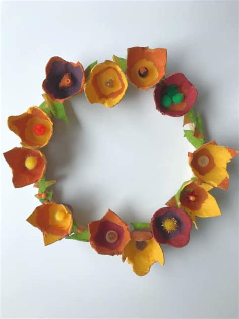 How To Make A Lovely Fall Egg Carton Flower Wreath