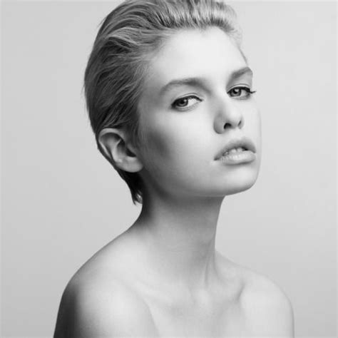 Stella Maxwell Short Hair Styles Pixie Crop Hair Today