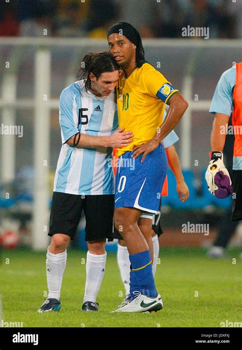 Messi And Ronaldinho Wallpaper