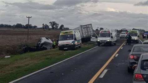 Tremendo Accidente Entre Dos Camiones Deja Como Saldo Un Fallecido