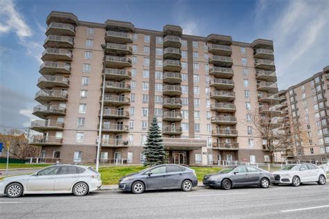 Impeccable condo au Villa Latella avec garage à Anjou Montreal Centre