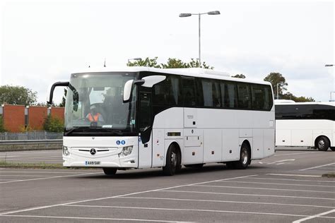 Issar Coaches AA19SAR At Oxford Railway Station Car Park Flickr