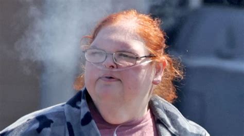 1000 Lb Sisters Tammy Slaton Caught Vaping As She Rides Scooter Into