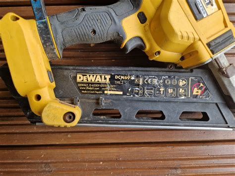 DeWalt DCN692 First Fix 18V Cordless XR 2 Speed Framing Nailer 90mm