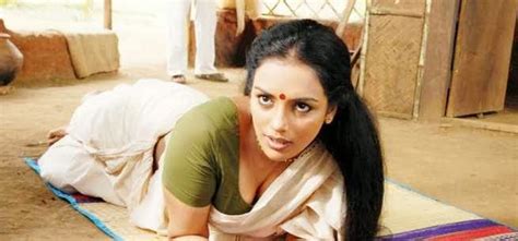 Hot Wallpapers World Shweta Menon Hot Saree Photos