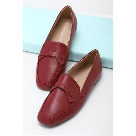 Van Heusen Women Maroon Loafers Buy Van Heusen Women Maroon Loafers